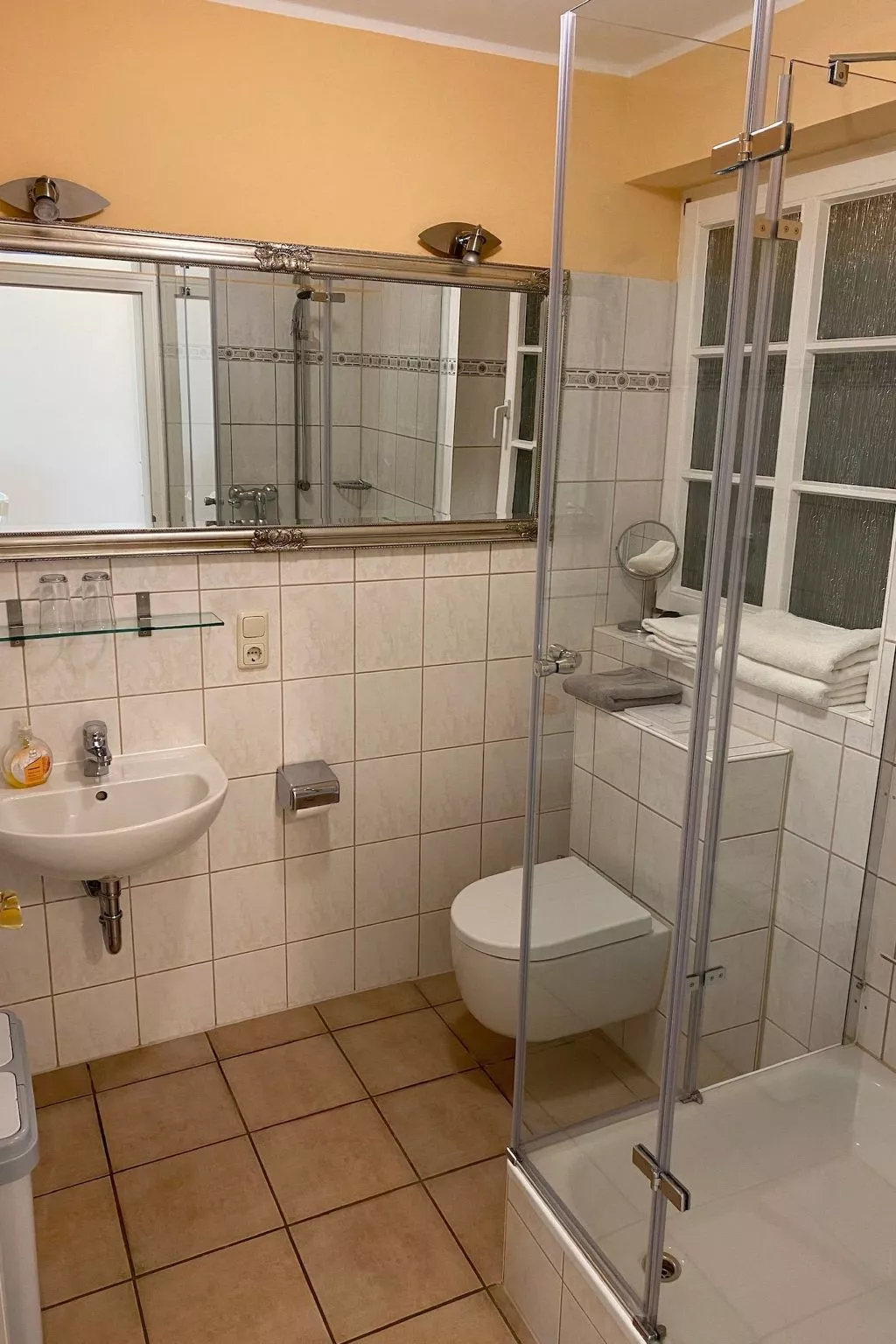 Großzügiges Studio in einem kleinen Fachwerkhaus - Image-tags.info