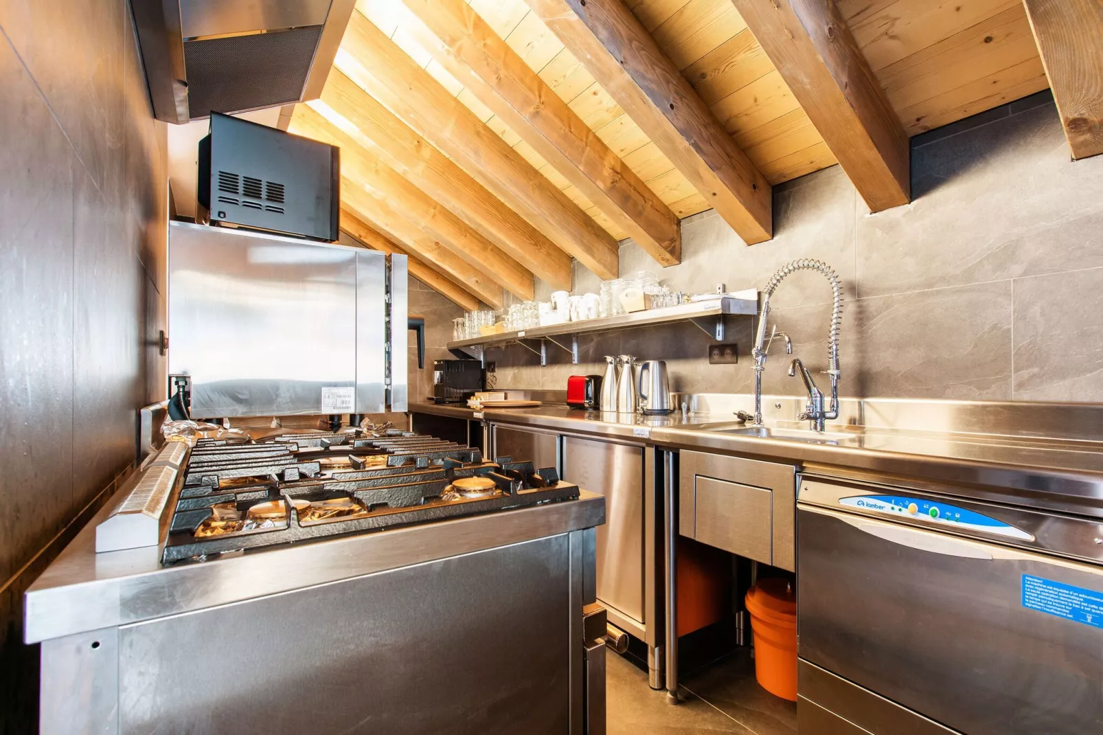 CHALET LE 360 KB-Kitchen