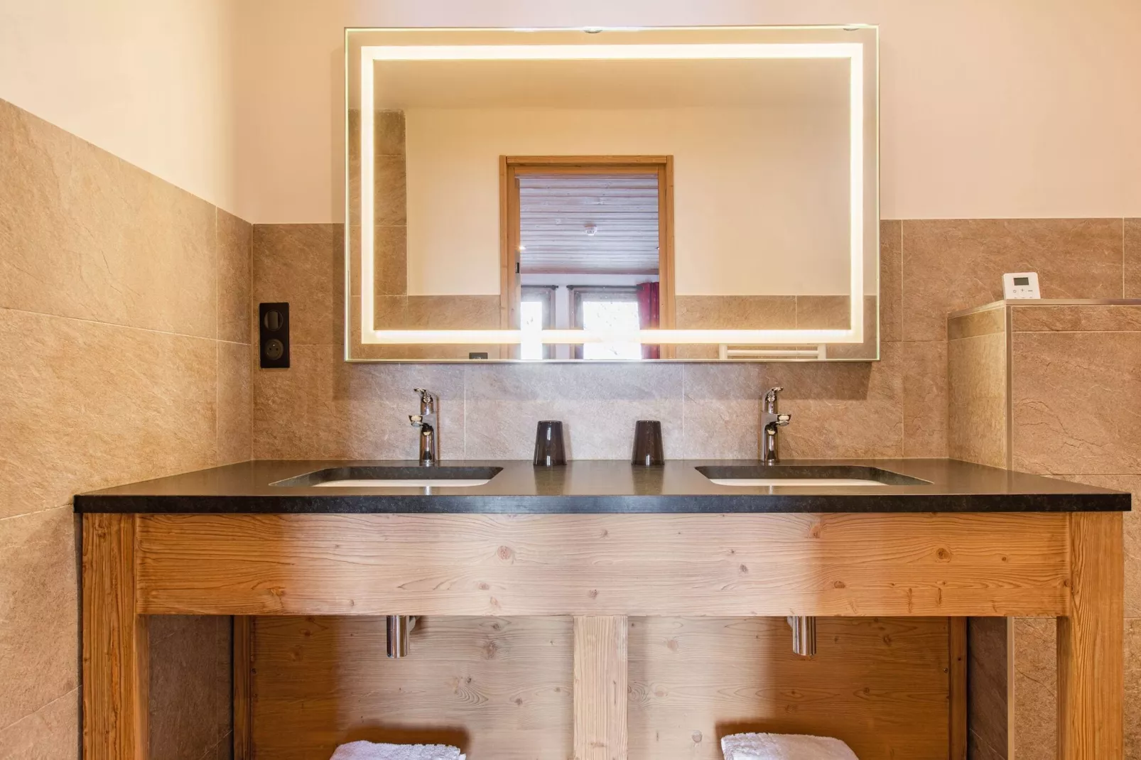 CHALET LE 360 KB-Bathroom