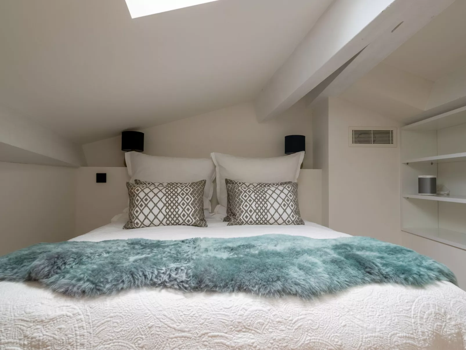 Superb 3 Bedroom Apartment on the Port - Image-tags.info