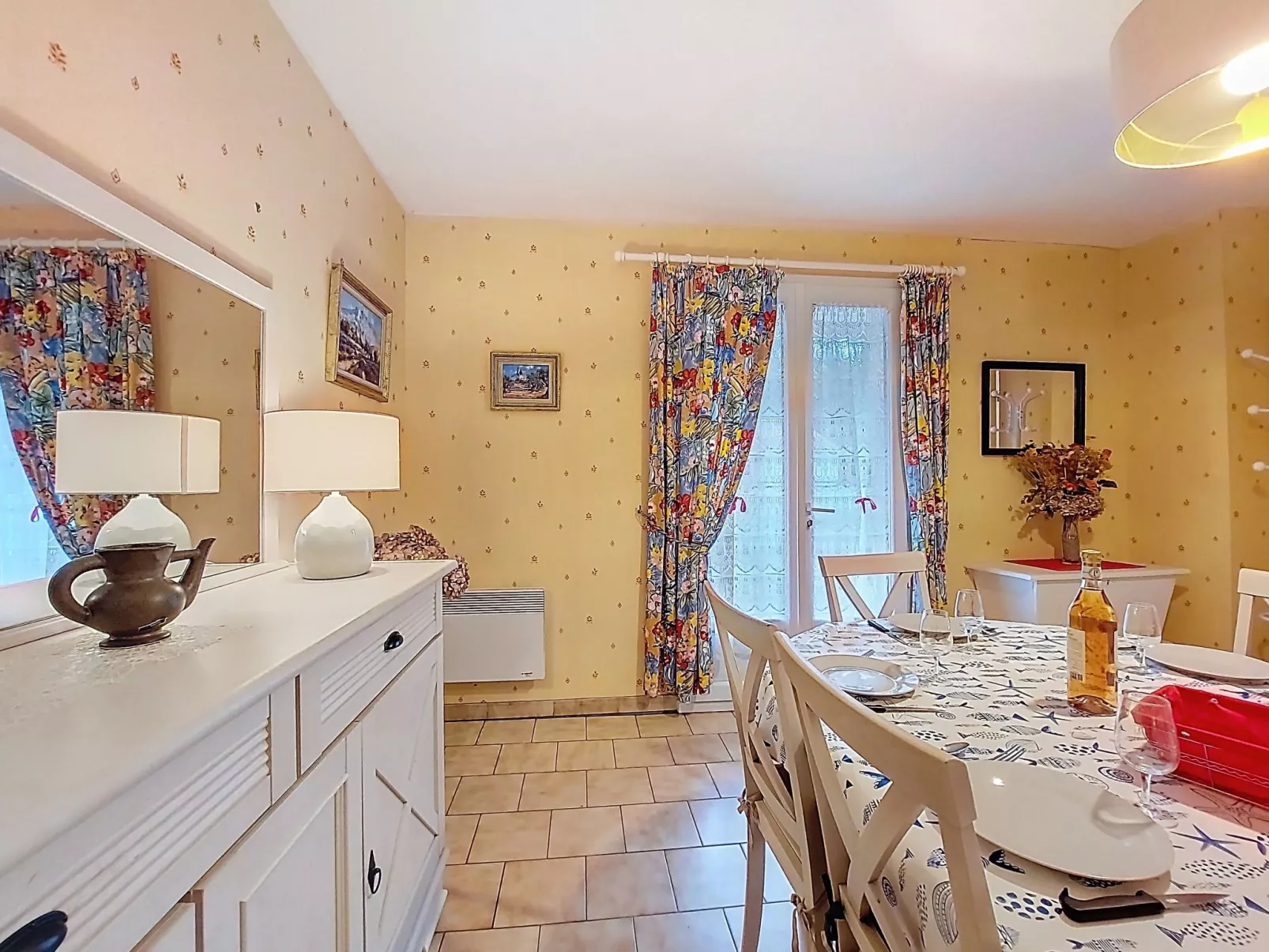 Les Alouettes - Drinnen