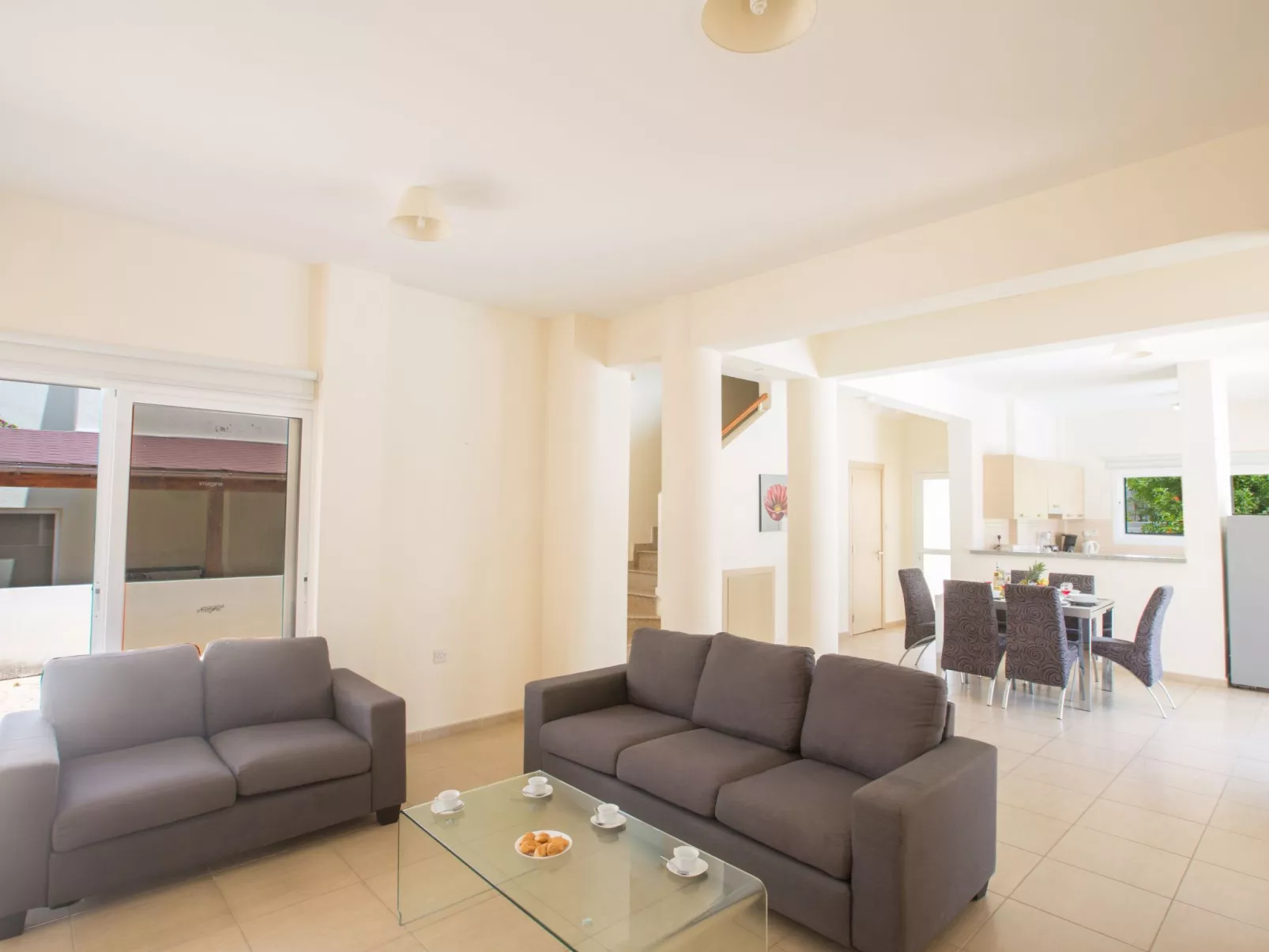 Helle Ferienvilla mit Pool - Image-tags.info