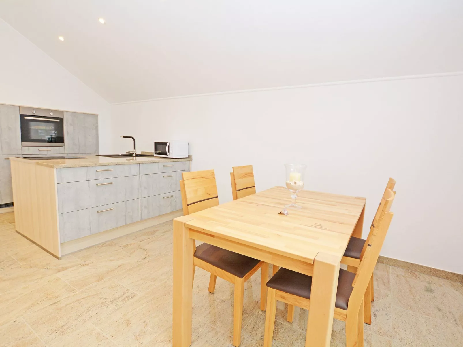 Merzijana Dachgeschoss in Stinteck - Image-tags.info