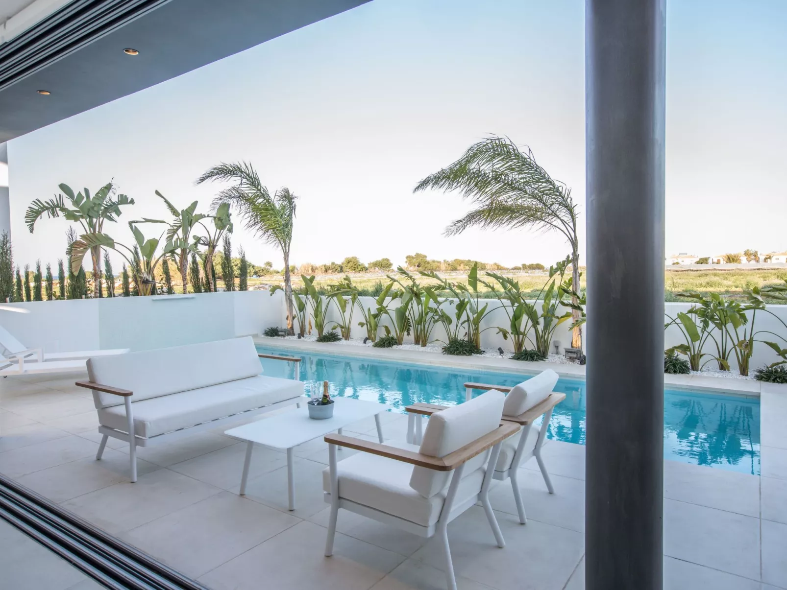 Neue, moderne 3-Schlafzimmer-Villa mit privatem Pool - Image-tags.info