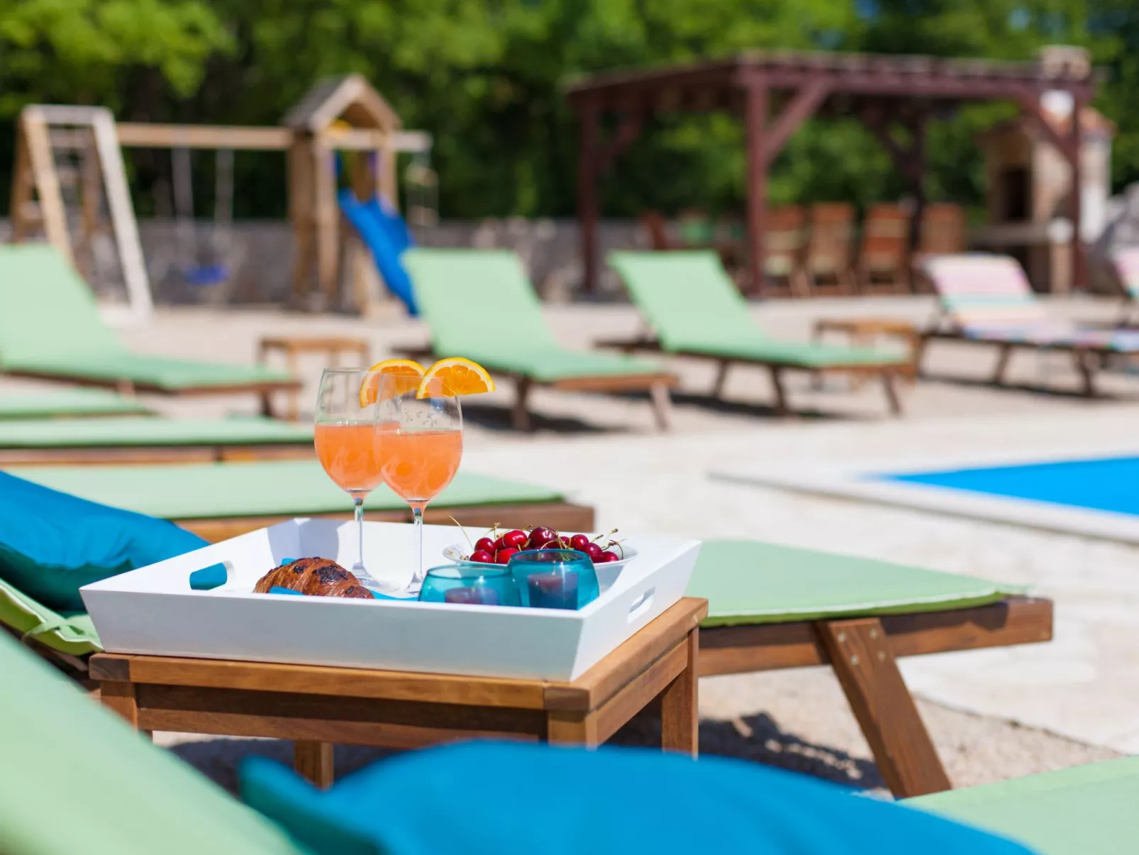 Luxuriöse Villa mit Pool inmitten der Natur - Image-tags.info