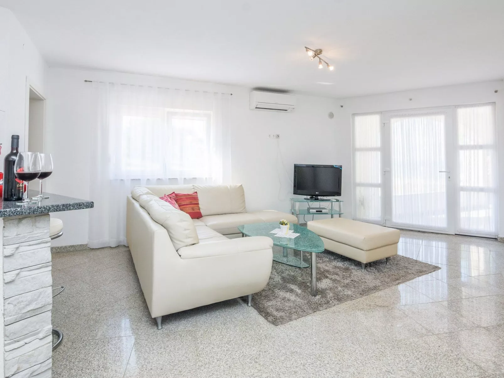 Apartment Andelic 2 - Image-tags.info