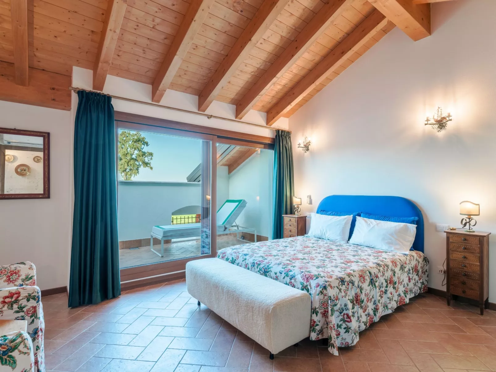 Penthouse - Doppelbett und Doppelschlafcouch - Image-tags.info