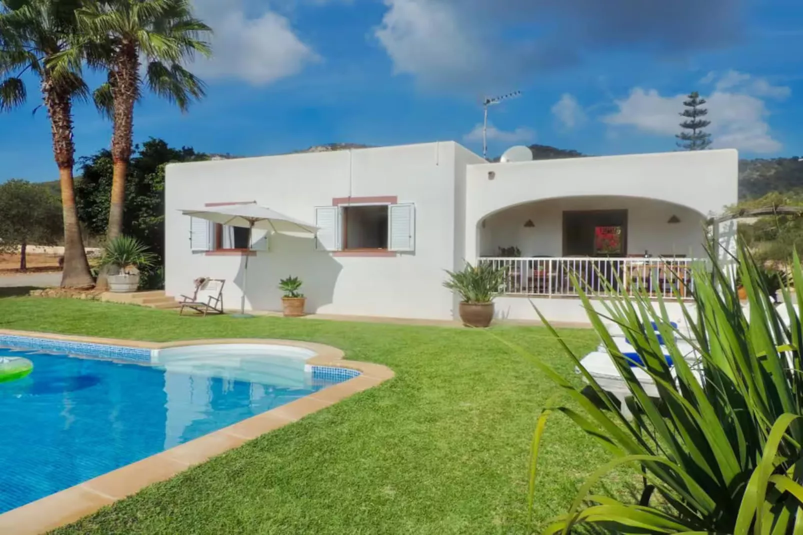 Casa Olivo - Exterior in summer