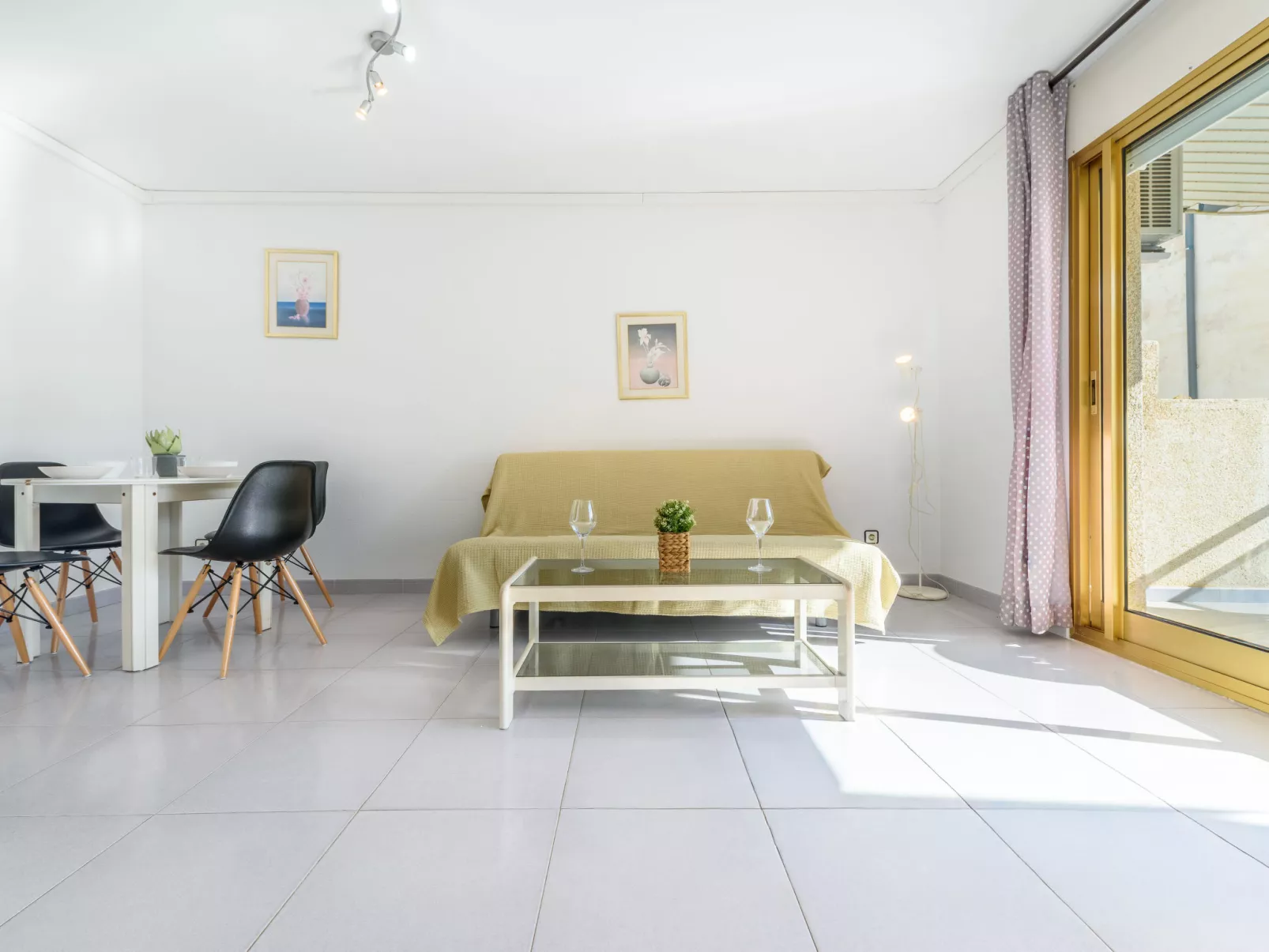 Cambrils Park C - Inside