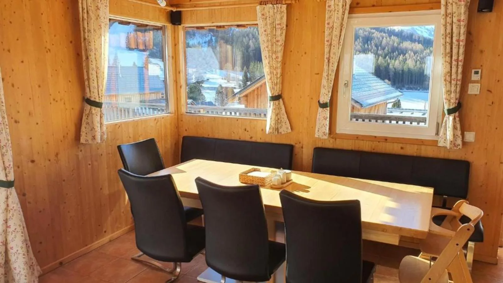 Tauern Lodge - Esszimmer