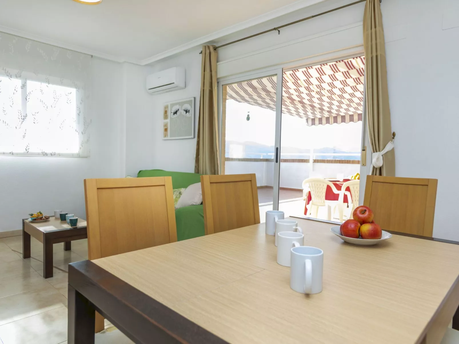 Jardines del Mar I - Inside