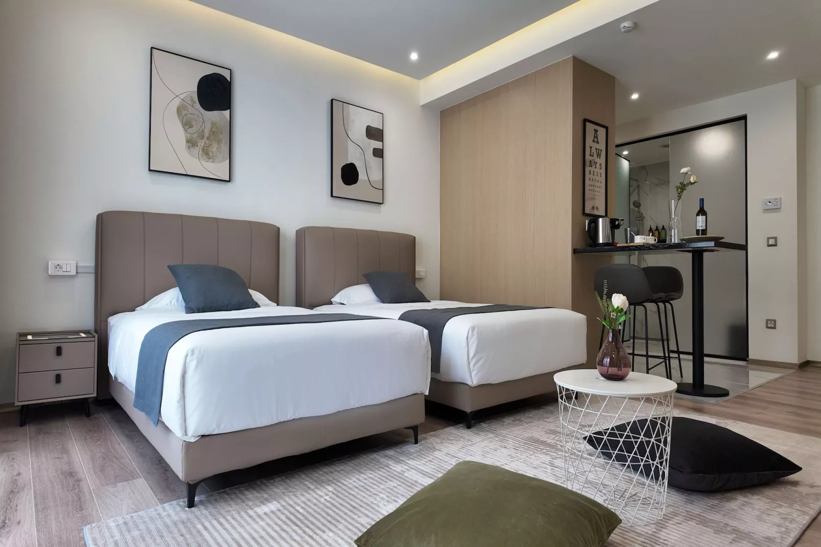 Twin Deluxe Room with Balcony-Chambre