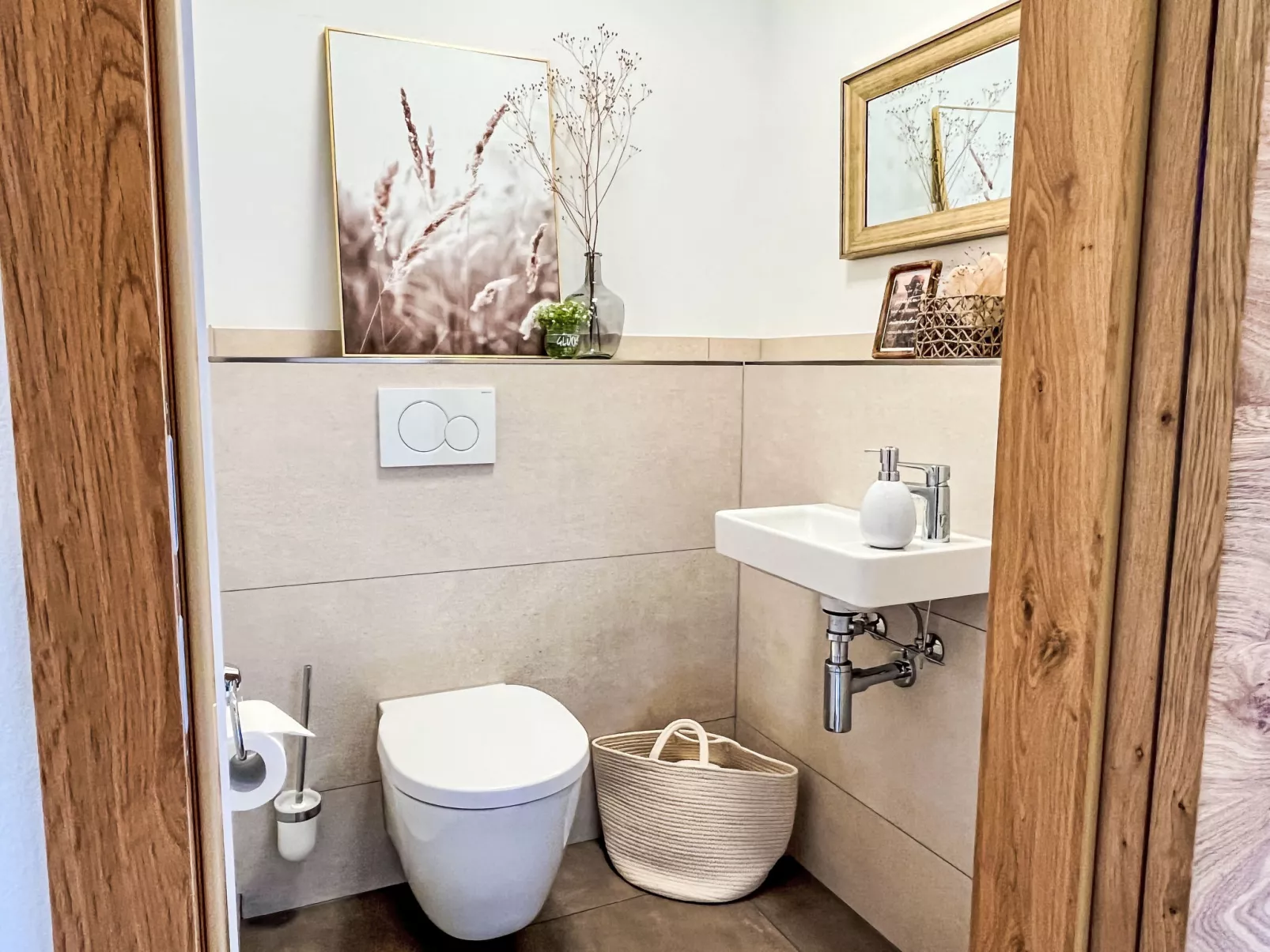 Kinast (HFT201)-Inside