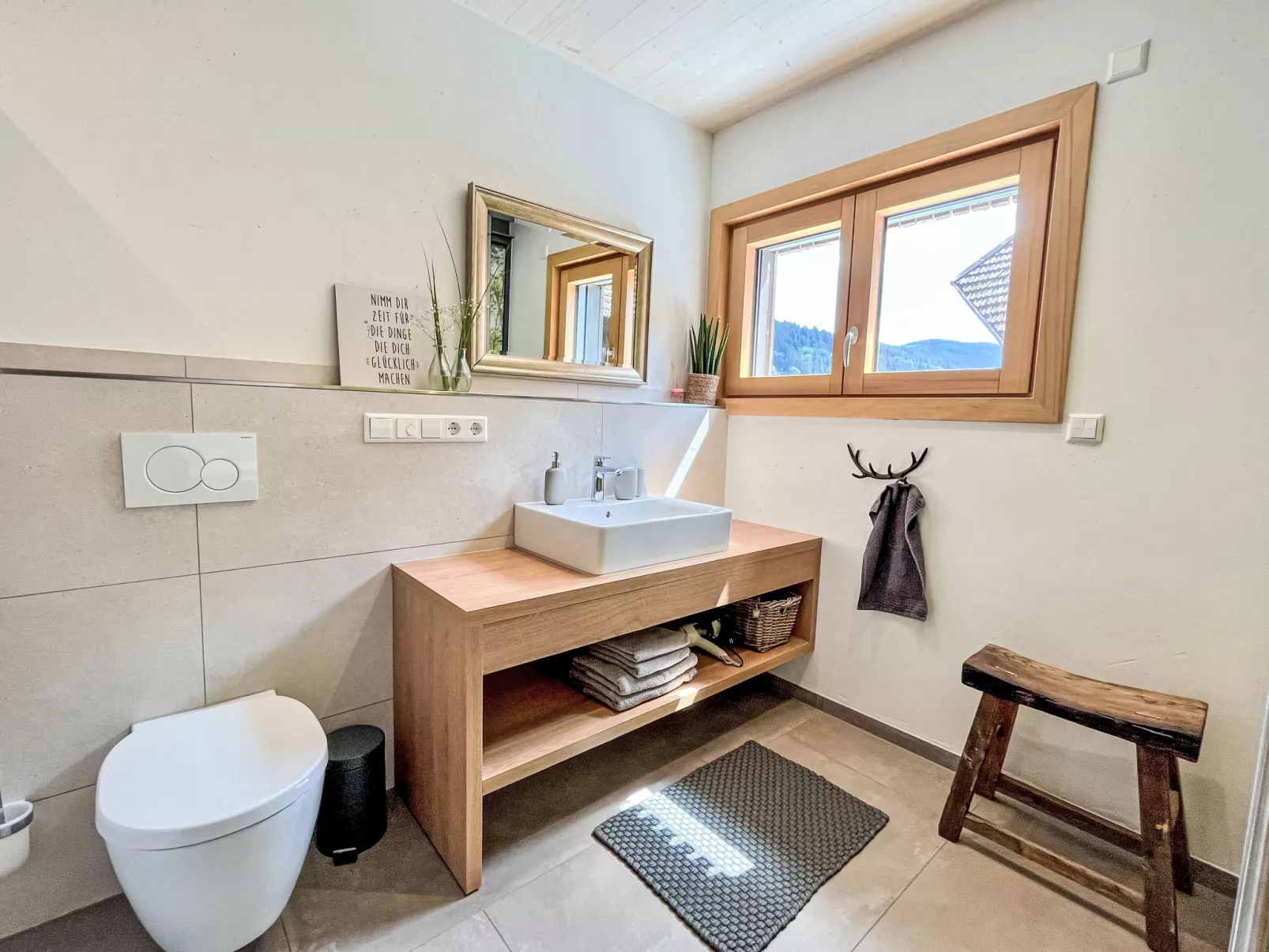 Kinast (HFT202) - Drinnen