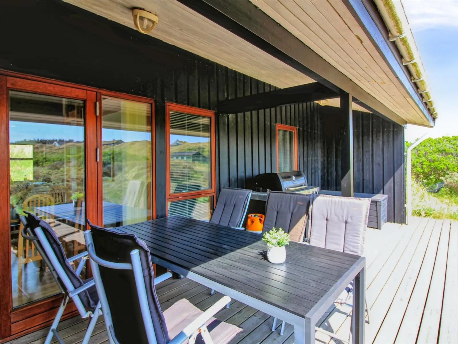 "Essie" - 250m from the sea - Draußen