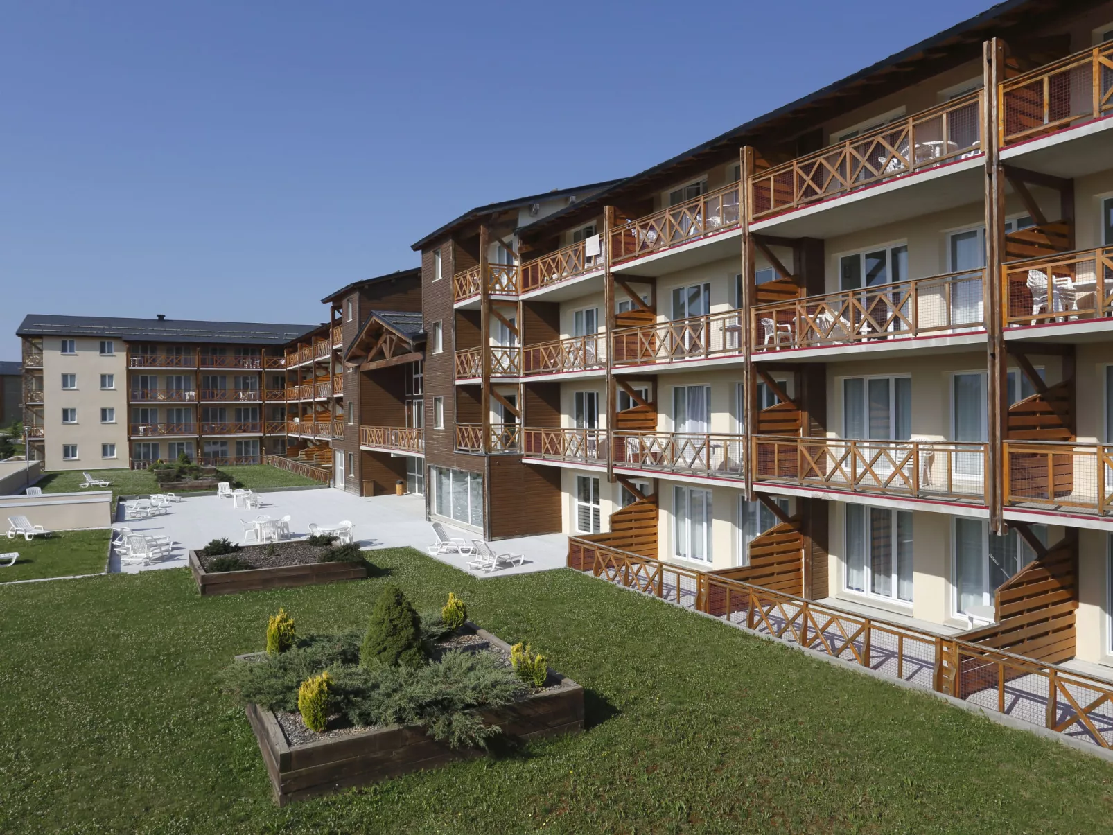 Appart Vacances Pyrénées 2000-Outside