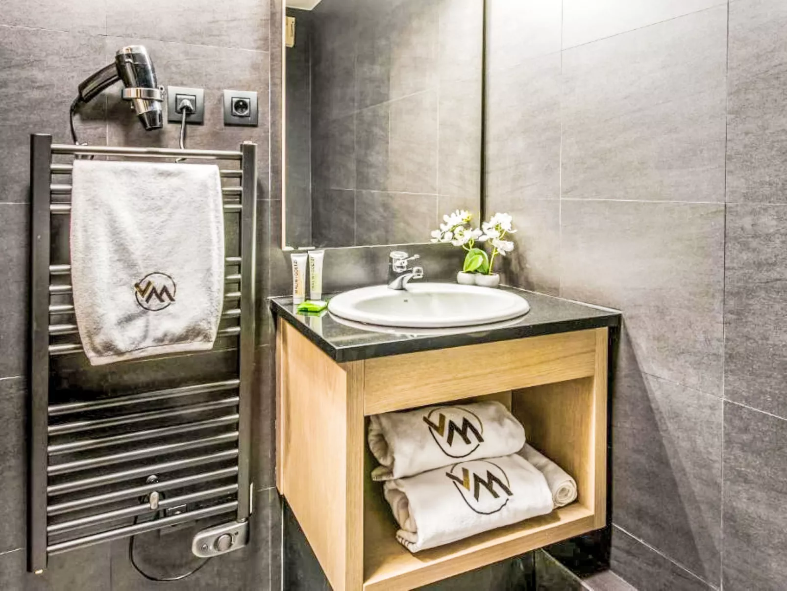 Village Montana - Inside