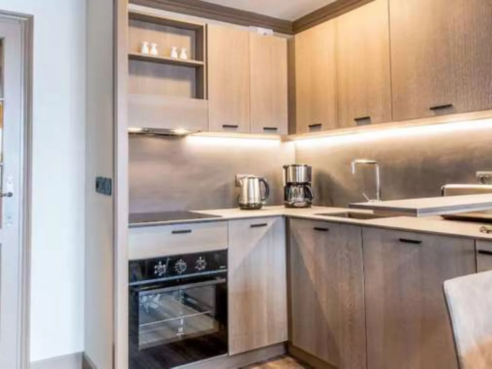 Village Montana-Inside