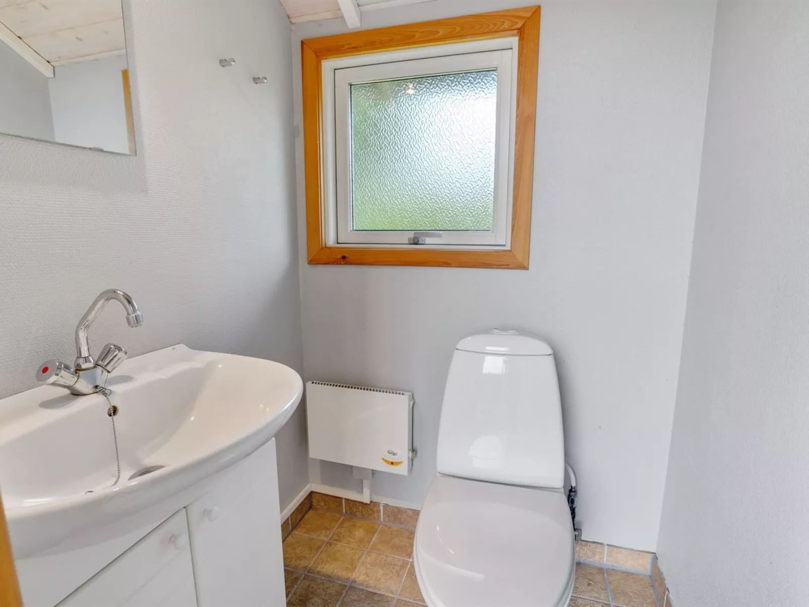 "Kalli" - 350m to the fjord-Drinnen