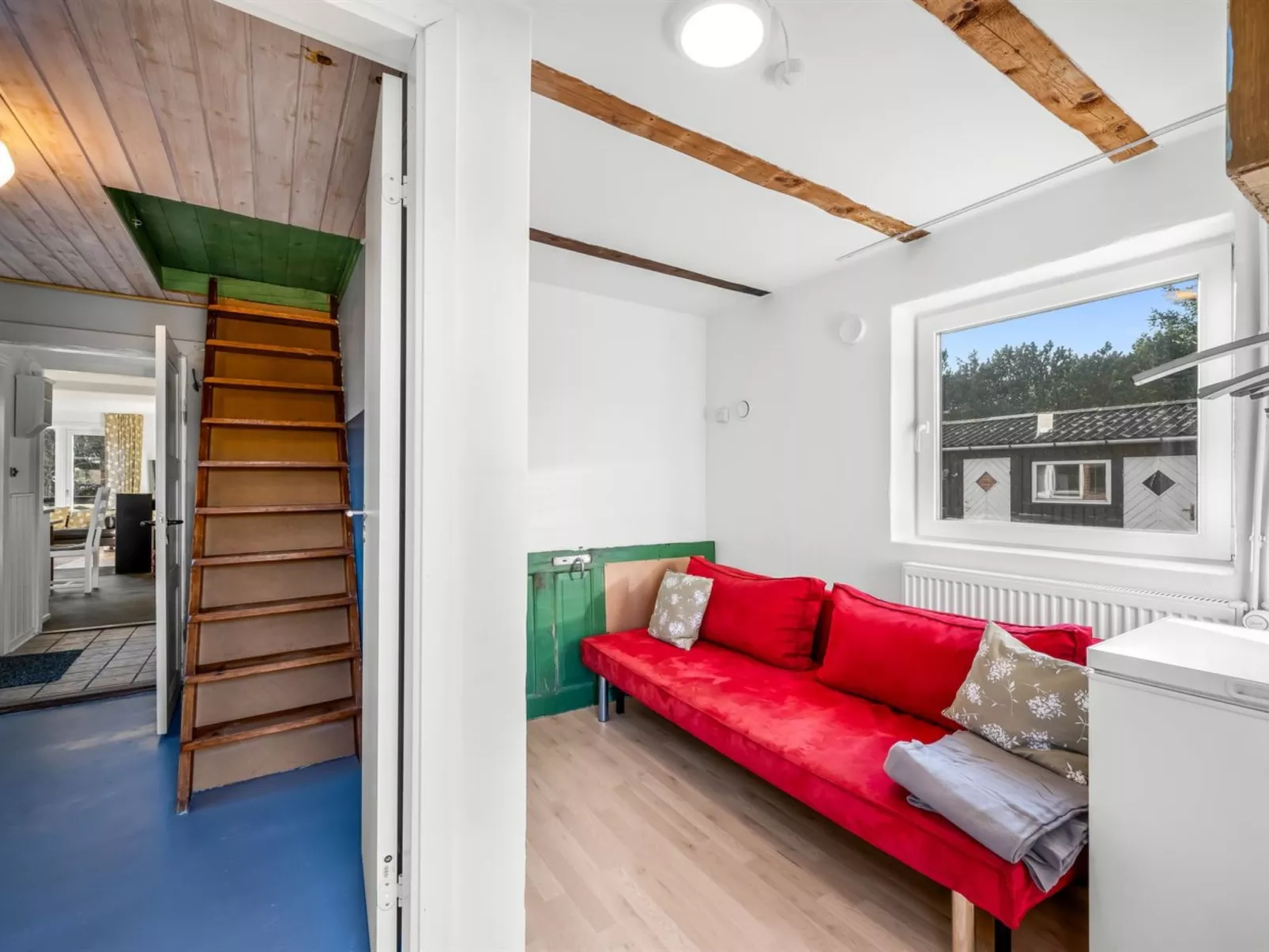 "Vappu" - 400m to the fjord-Inside