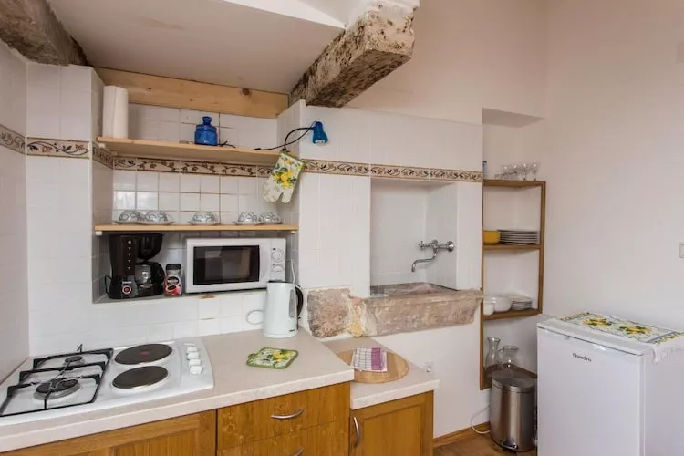 Apartment Le Galion- Two Bedroom Apartment with Partial Sea View-Küche