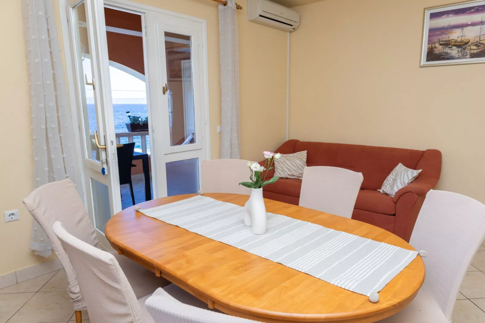 Apartments Sea Line - Two Bedroom Apartment with Terrace and Sea View-Salle à manger
