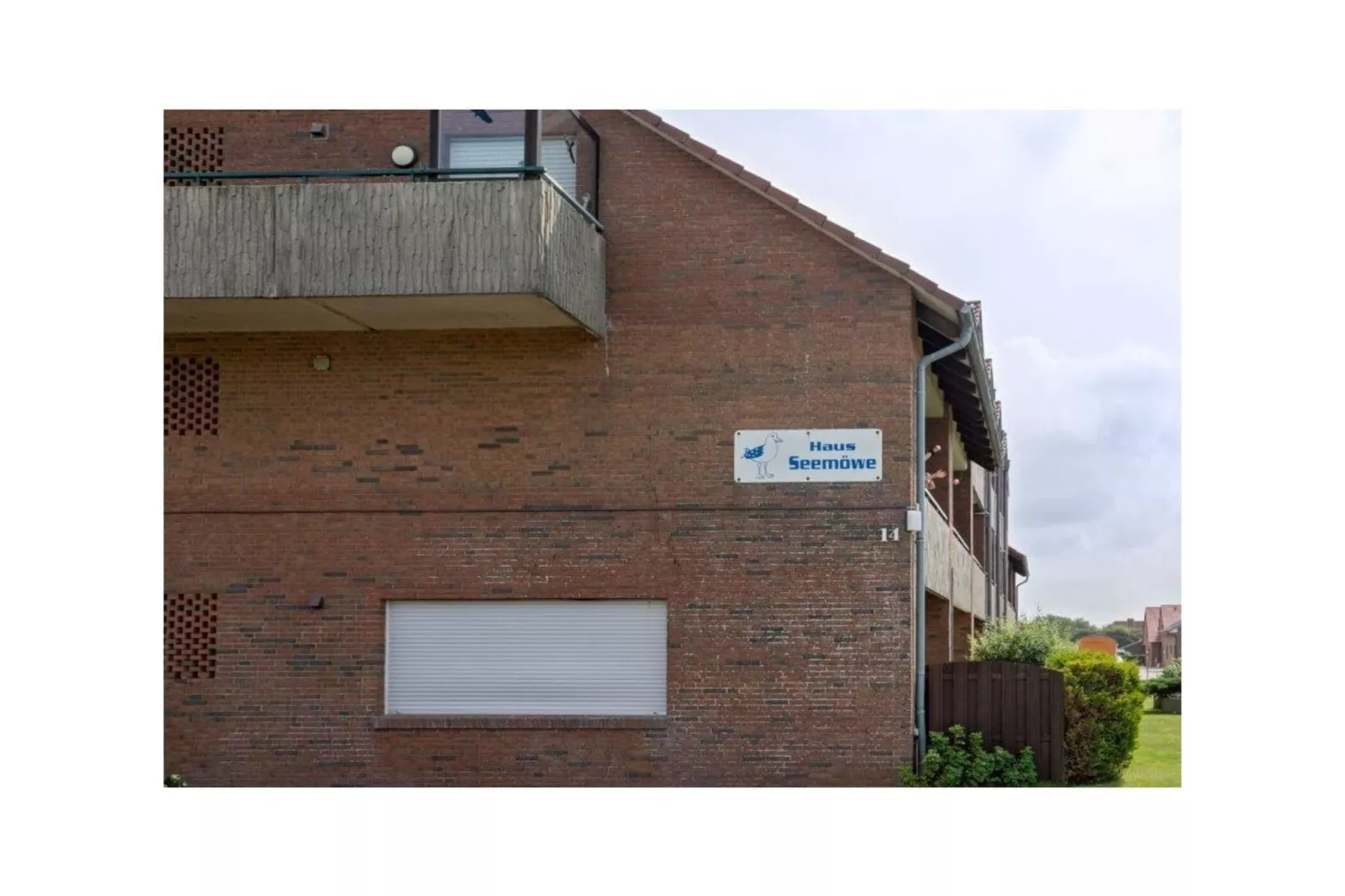 85964-Exterior in summer