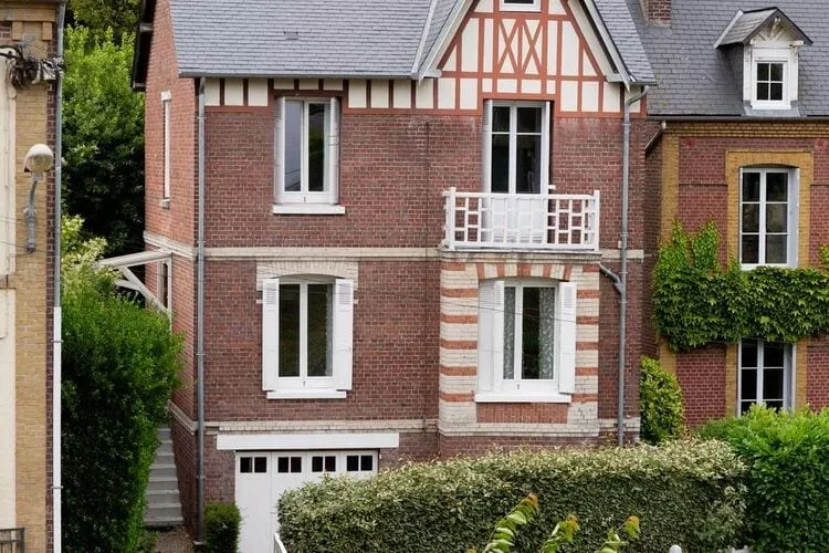 Maison dieppoise-Außenbereich Sommer