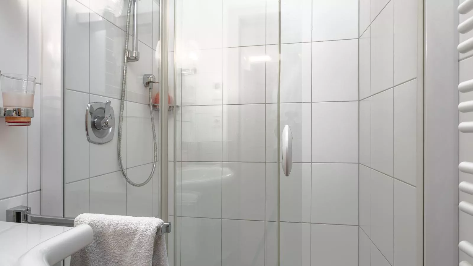 Landhaus Marchfeld Top 3-Bathroom