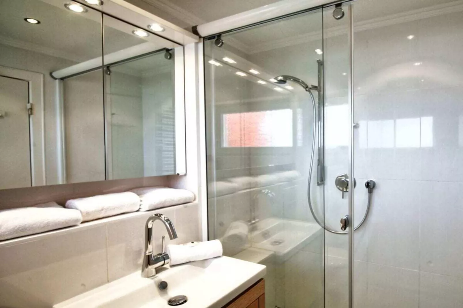 540016-Salle de bain