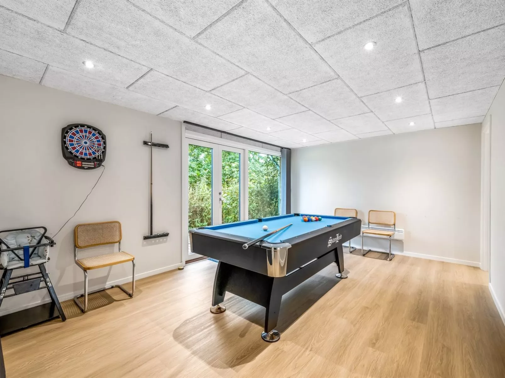 "Naia" - 300m to the fjord-Drinnen