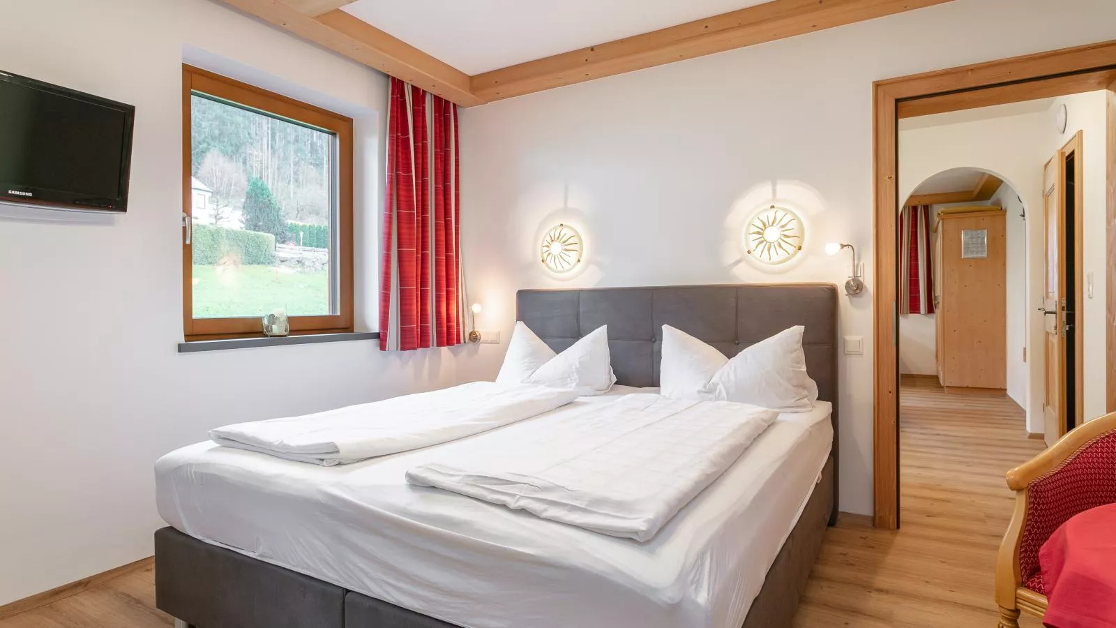 Landhaus Marchfeld Top 1  Top 2 - Bedroom