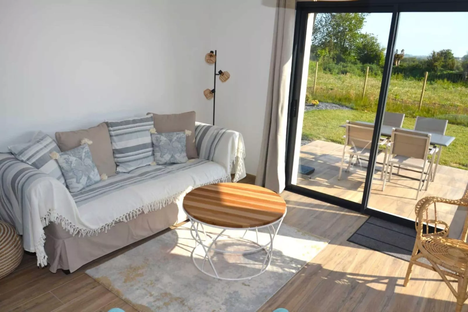 AU PIQUE D'ETRETAT/PIQUE-Living room