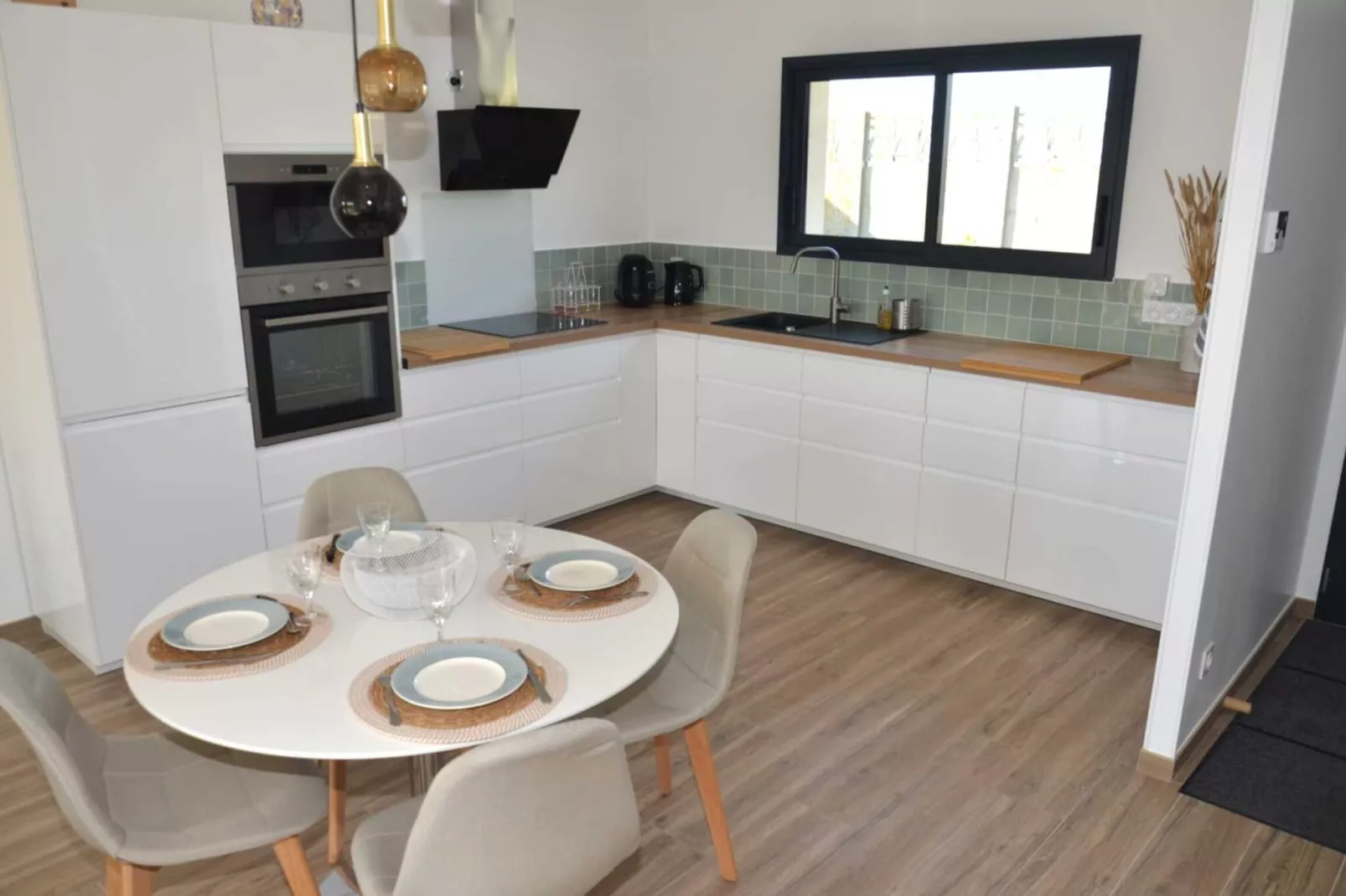 AU PIQUE D'ETRETAT/PIQUE-Kitchen