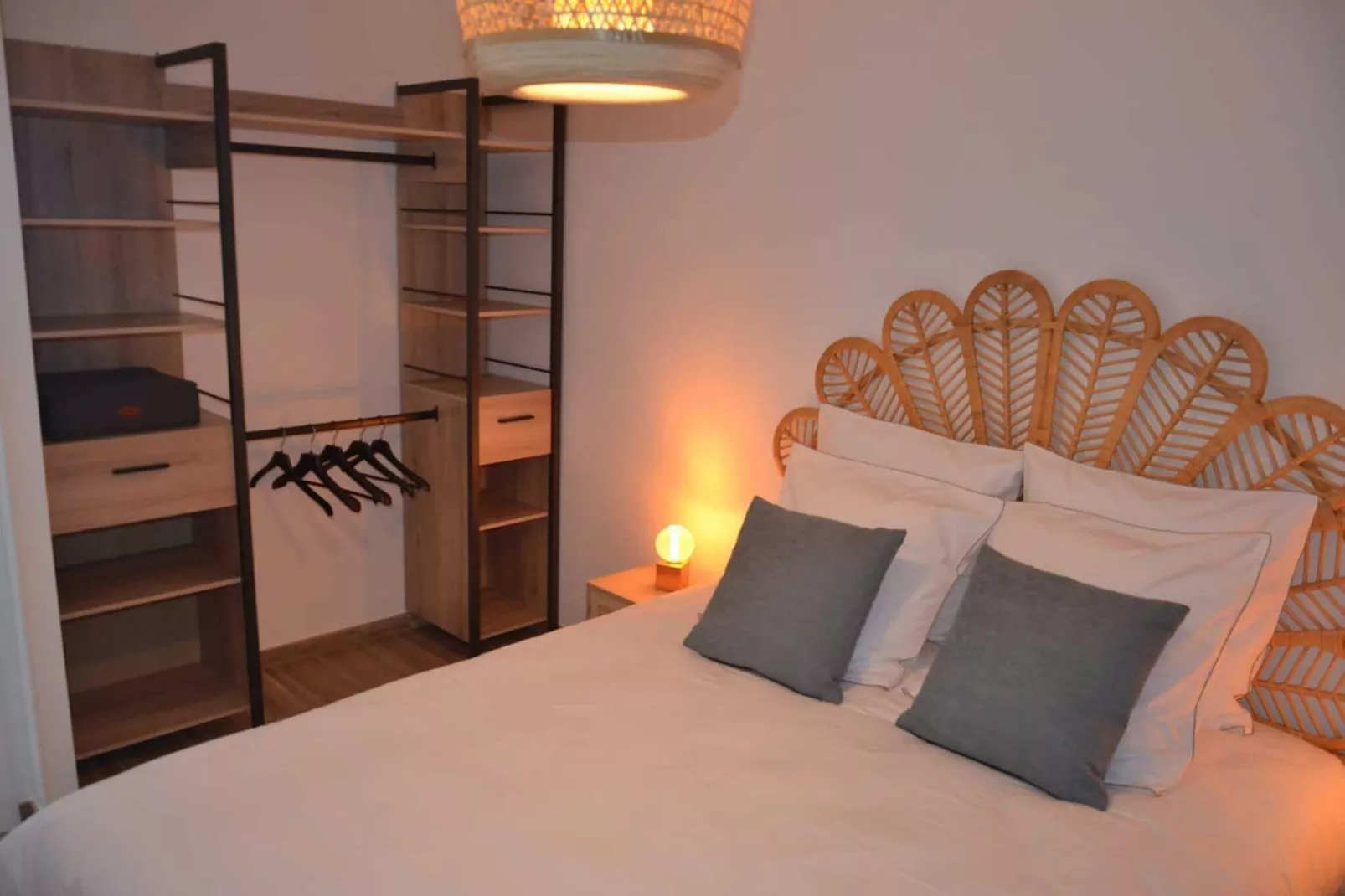 AU PIQUE D'ETRETAT/PIQUE-Bedroom