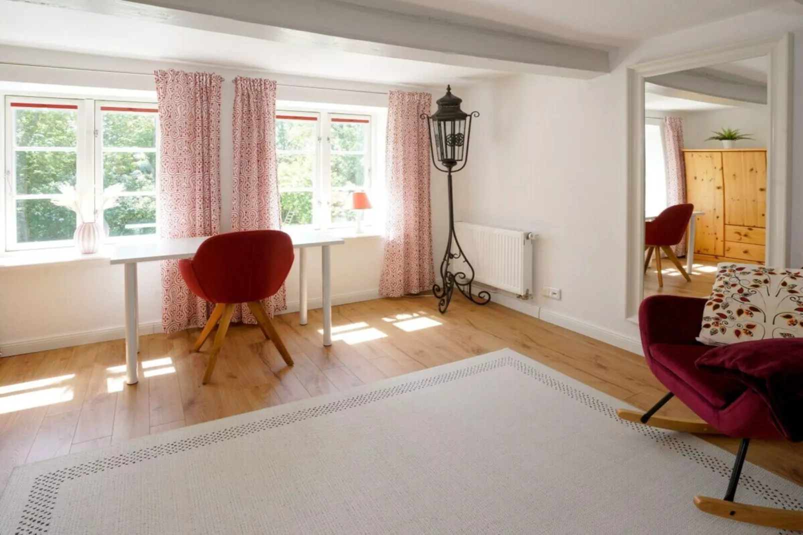 604283 - Living room