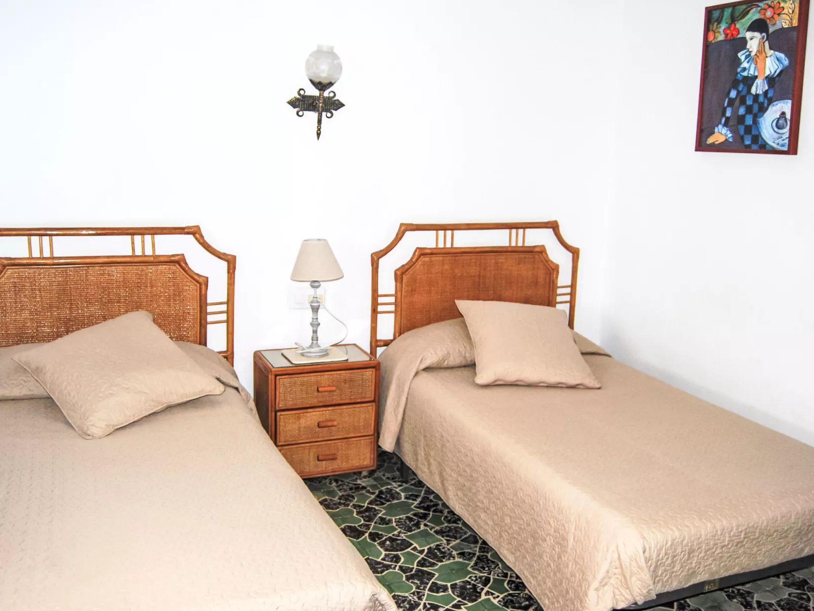 Ferienvilla, Seeblick, privater Pool und Parkplatz - Dedans