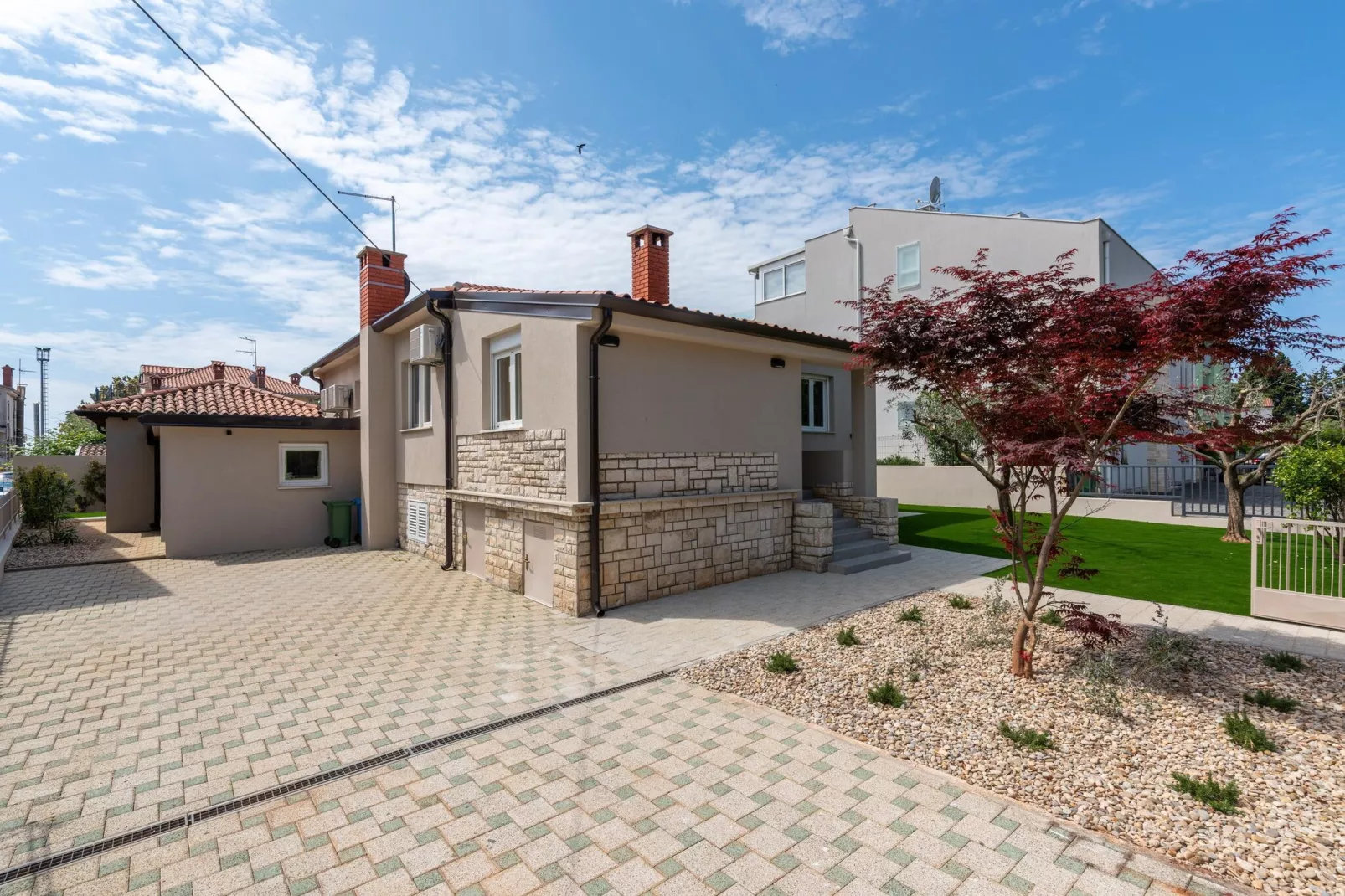 Villa Veg-Außenbereich Sommer