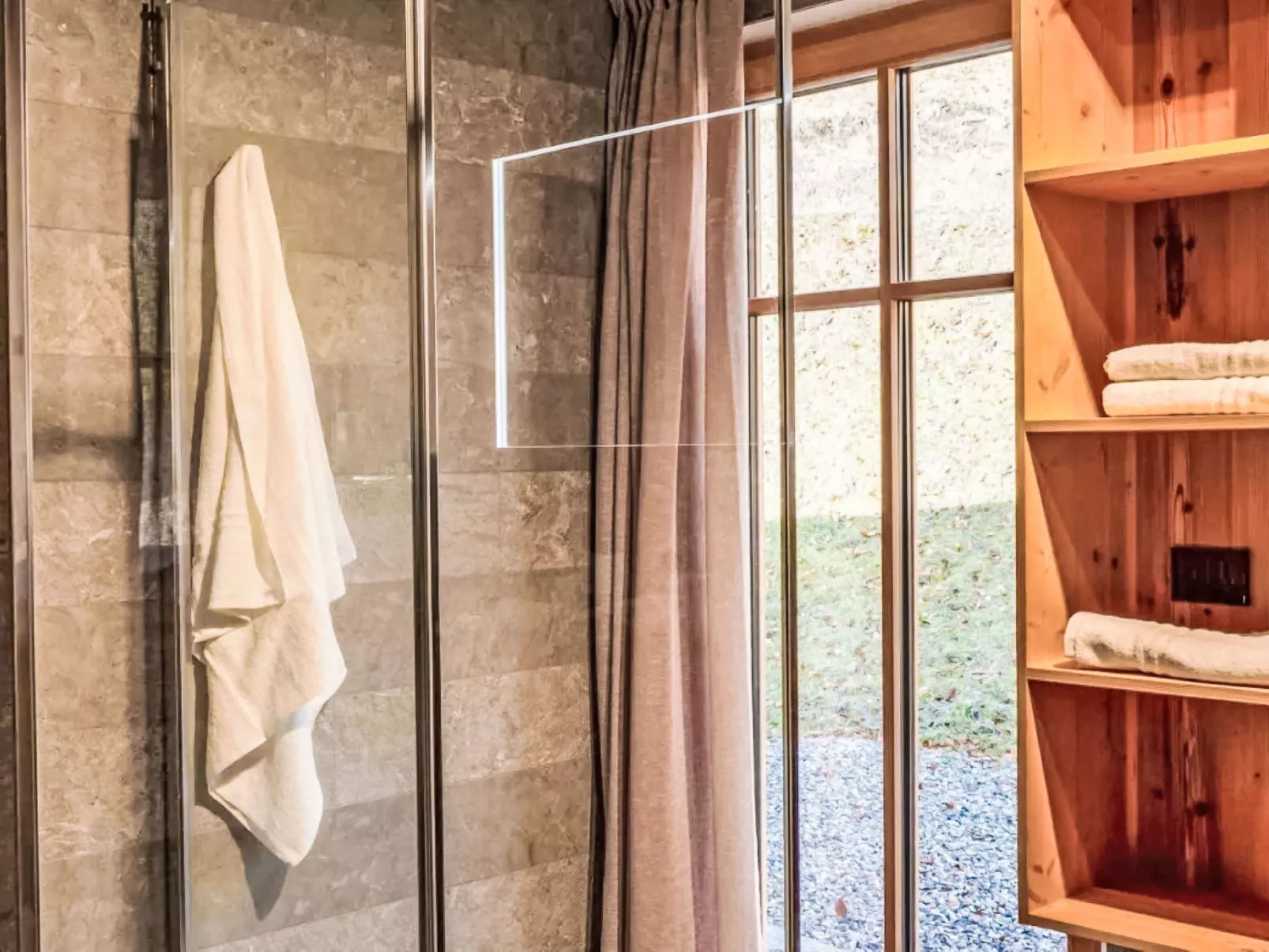 La Granda e la Piciola-Inside