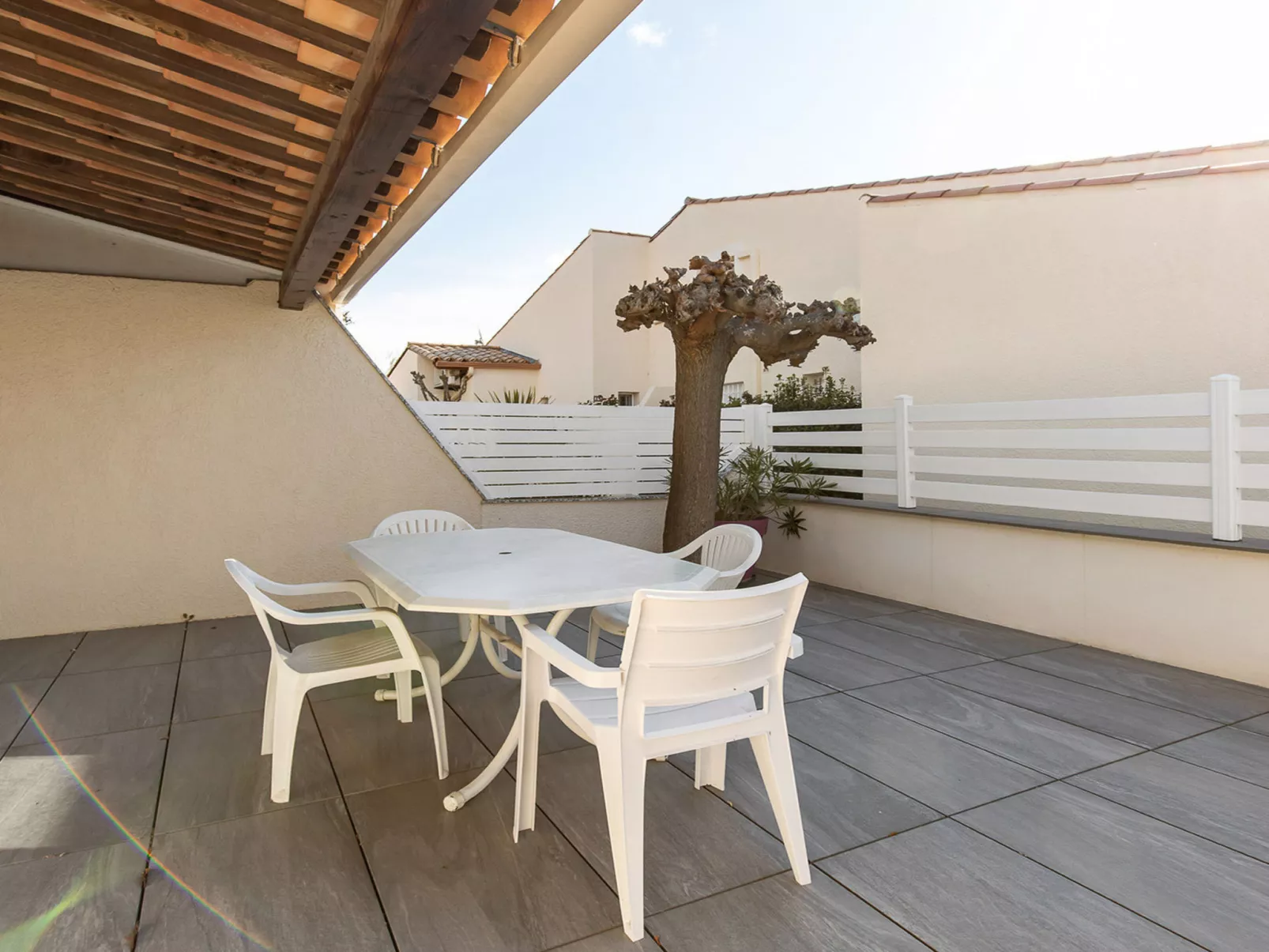 Perles du Soleil-Dehors