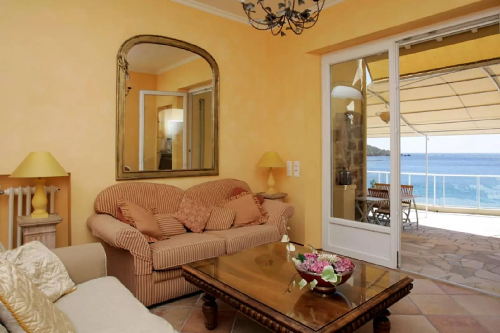 Villa plage privée vue sur la mer-Salon