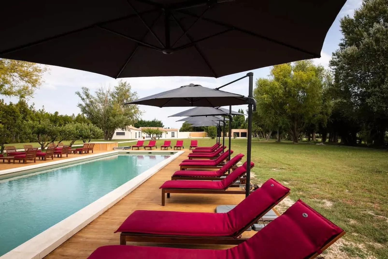 Charmant Mas Provençal avec piscine et jacuzzis-Swimming pool