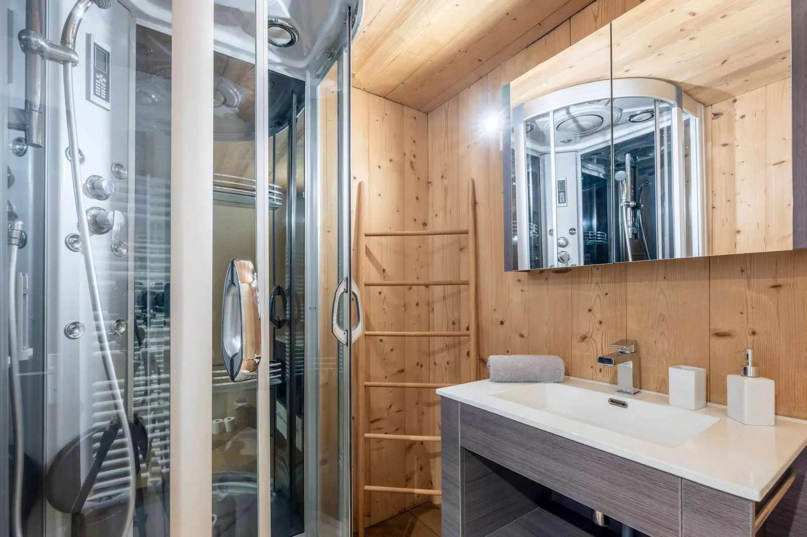 Appartement au porte de l'Aiguille du midi-Salle de bain