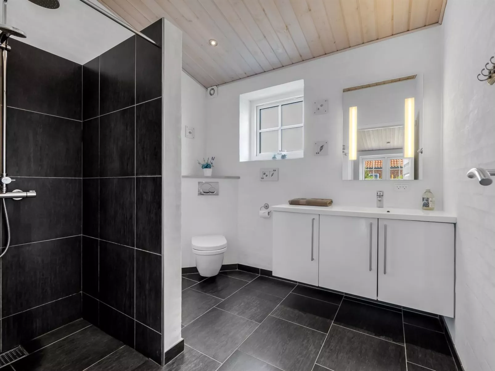 "Merit" - 3.2km from the sea-Drinnen