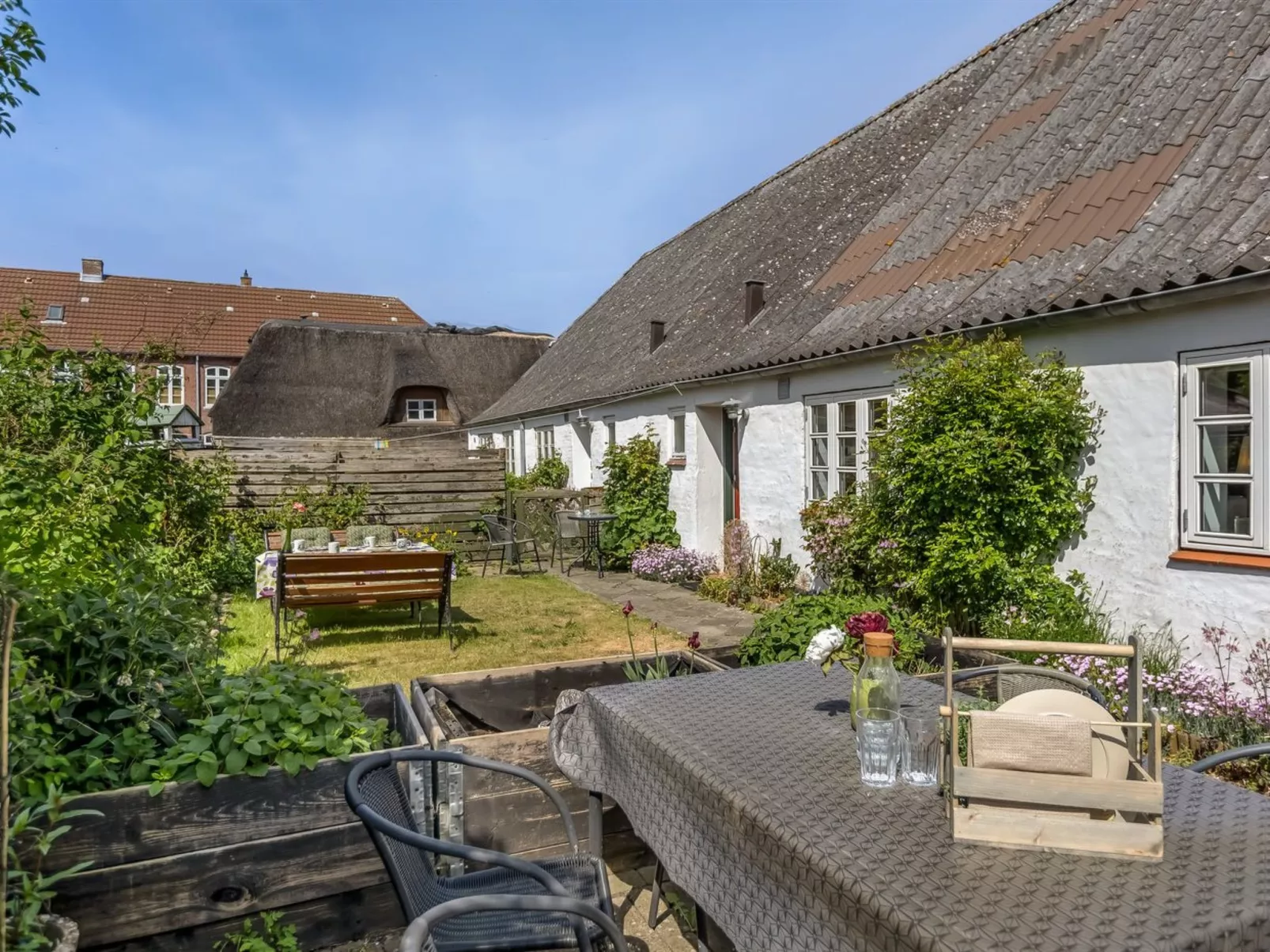 "Spase" - 23km from the sea - Draußen