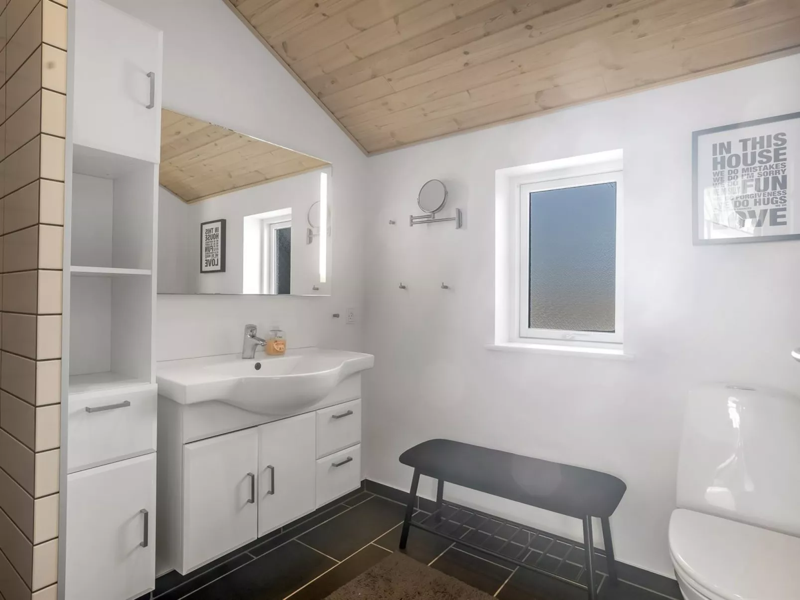 "Østmar" - 1.3km from the sea - Drinnen