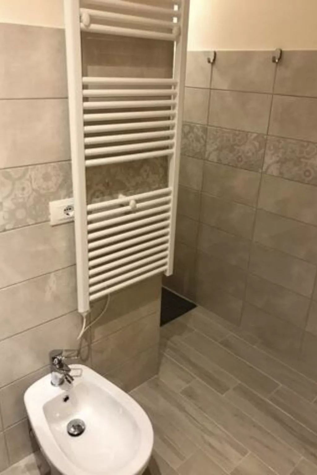 Alley's Haus - Image-tags.info