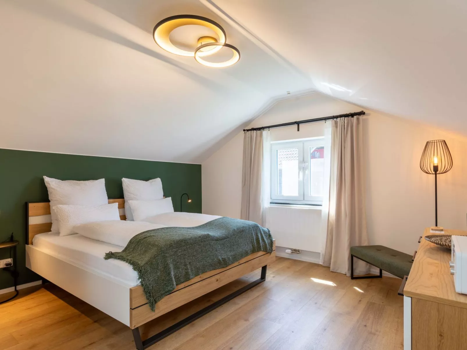 Overlook Lodge-Image-tags.info