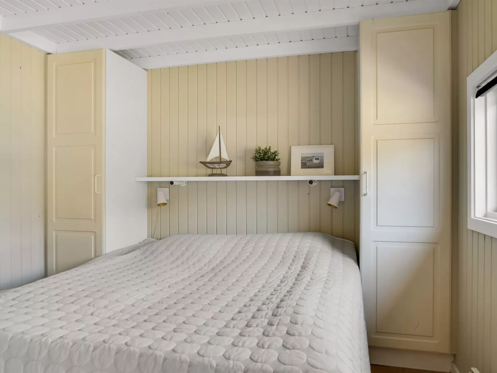 "Virpi" - 1.1km from the sea-Inside