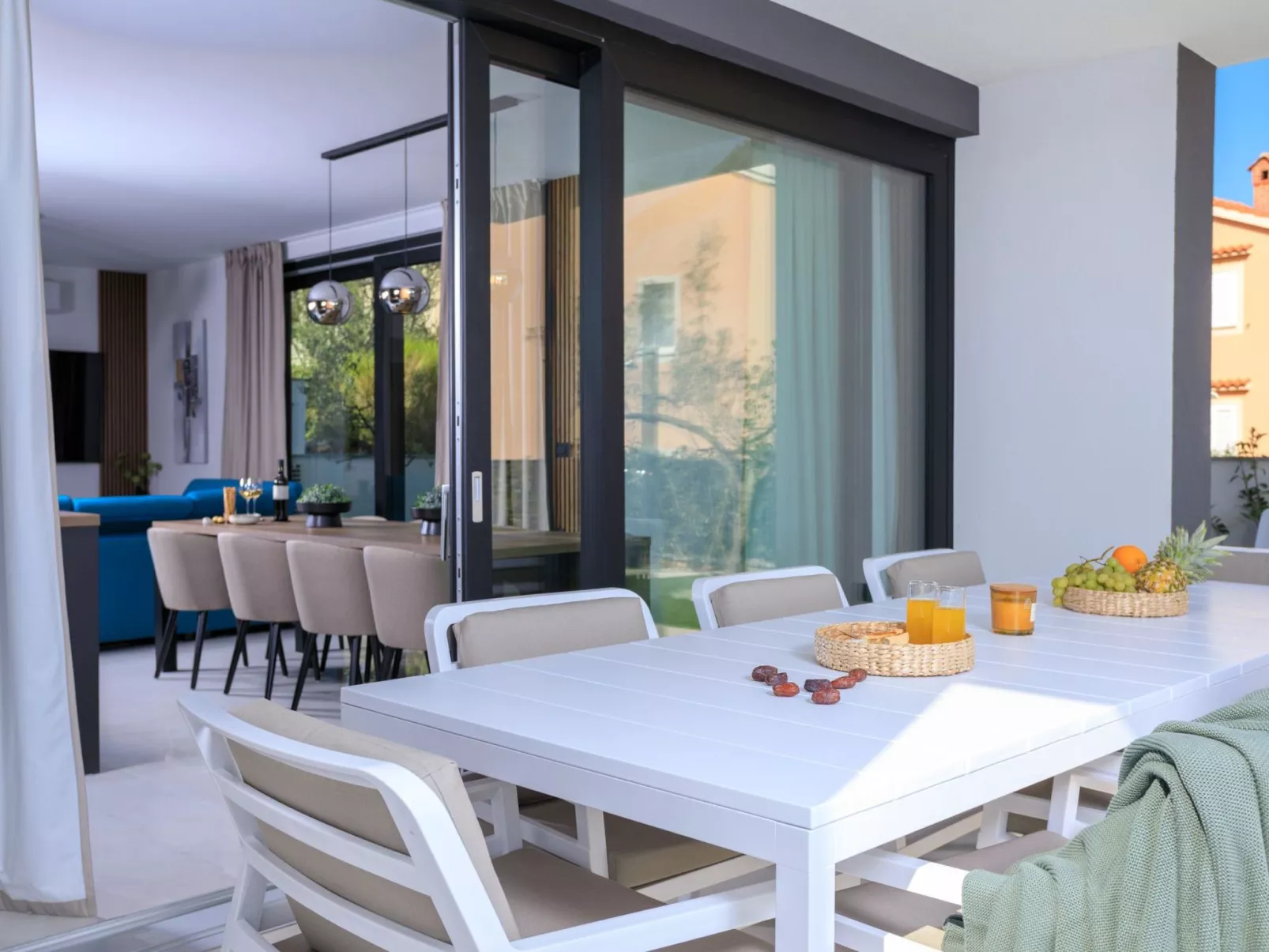 Neue moderne Villa mit Pool in der Nähe von dem - Image-tags.info